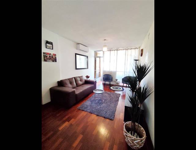 1.5 BEDROOM APARTMENT SOLD IN ESSENWOOD